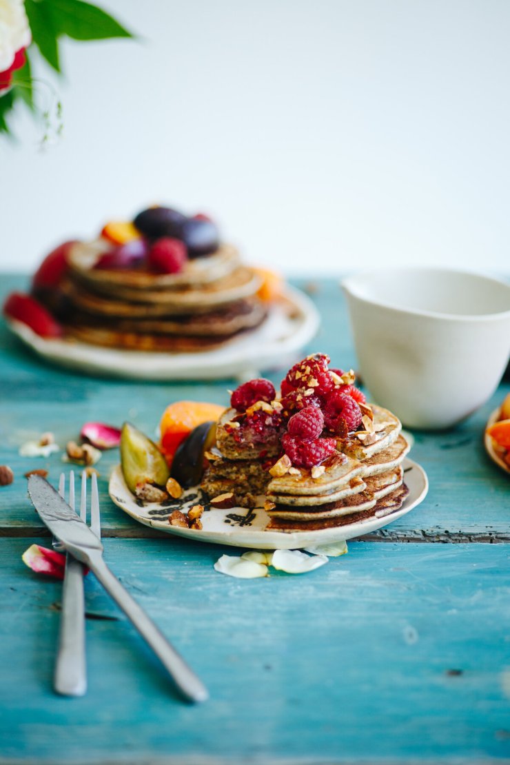 Pancakes with raspberries and almonds